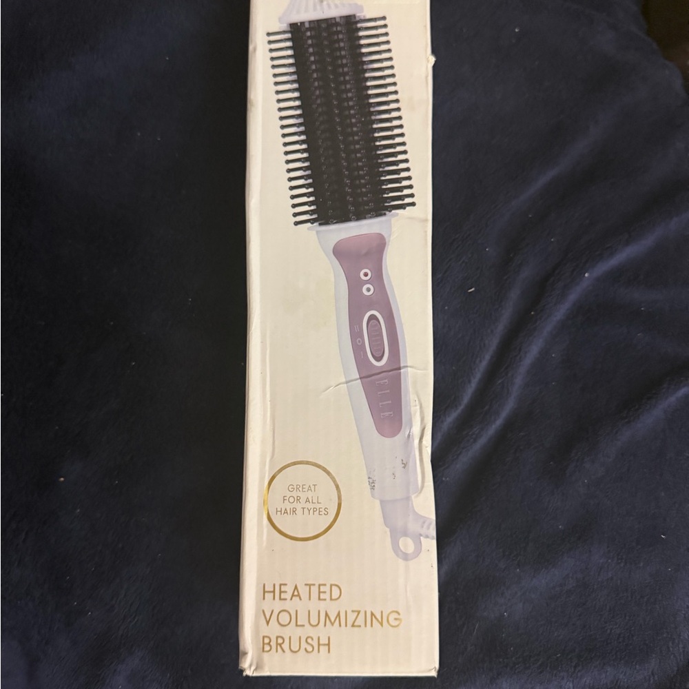 Elle heated, volumizing brush, new in box